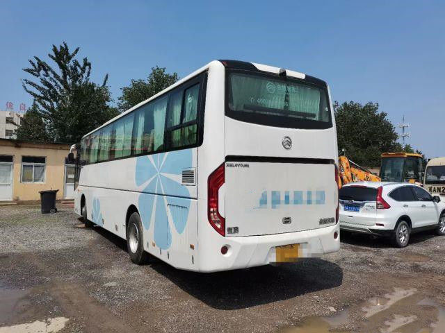 Bus Naga Emas Bekas XML6113J 51 Kursi Sasis Baja Bus Wisata Bekas Mesin Yuchai 197kw Euro V