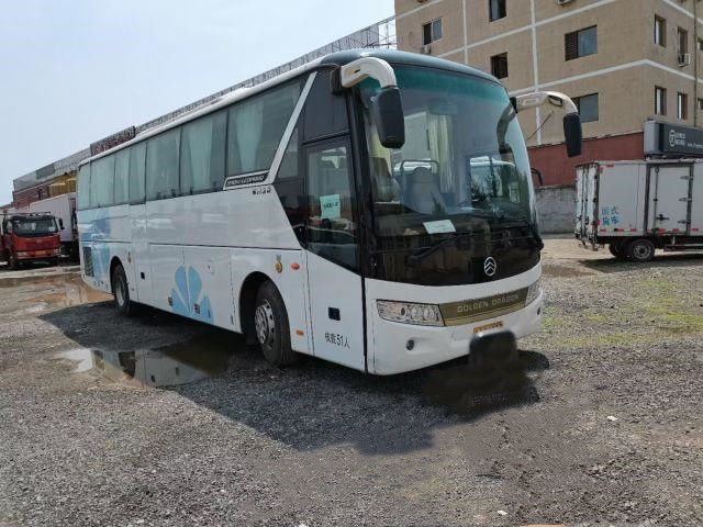Bus Naga Emas Bekas XML6113J 51 Kursi Sasis Baja Bus Wisata Bekas Mesin Yuchai 197kw Euro V