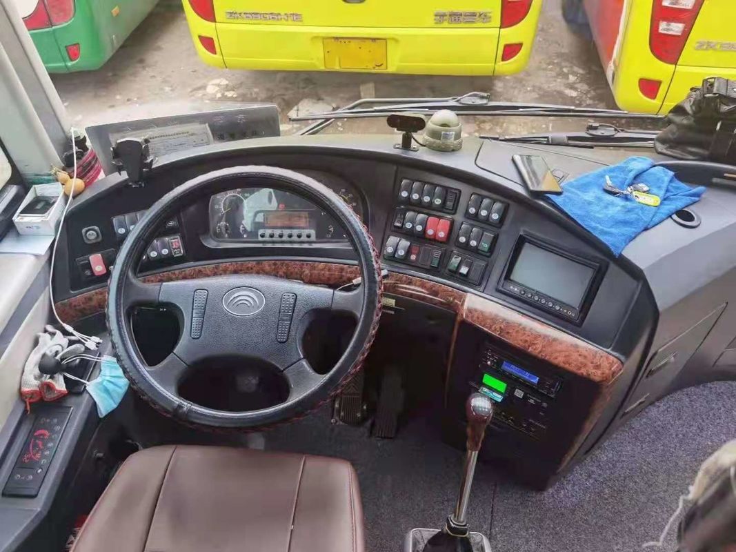 Bus Yutong Bekas ZK6122 49 Kursi Sasis Baja Pintu Ganda Bus Penumpang Bekas Penggerak Tangan Kiri WP.10 Mesin Belakang