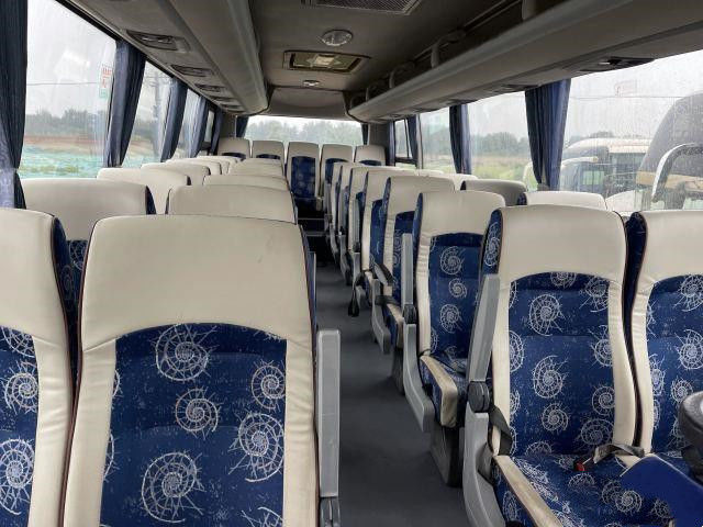 Bus Kinglong Bekas XMQ6859 37 Kursi Sasis Baja Satu Pintu Mesin Belakang Yuchia Euro III Bus Tur Bekas