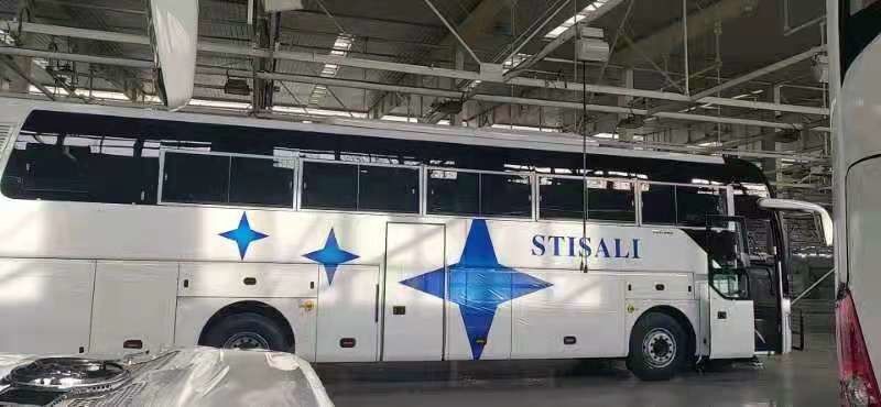 Bus Baru Bus Yutong ZK6122H9 Bus Pelatih Baru 2021 Tahun 55 Kursi Dengan Mesin Diesel