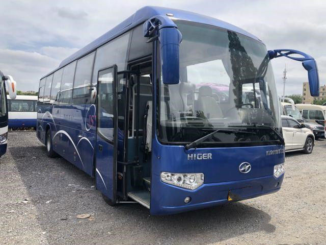 Bus Lebih Tinggi Bekas KLQ6119T 51Seats Yuchai Rear Engine 171kw Airbag Chassis 35000km Bus Wisata Bekas untuk Afrika