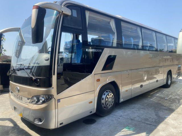 Bus Pelatih Bekas Merek Lebih Tinggi KLQ6115 51 kursi Weichai Rear Engine Airbag Chassis Pintu Ganda Kemudi Kiri