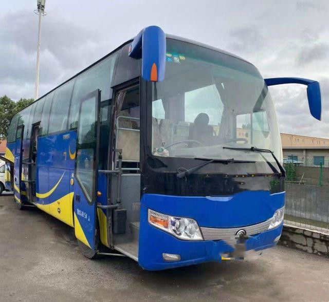Bus Bekas Merek Yutong 54 kursi Pintu Ganda Mesin Belakang Diesel Yuchai Euro IV Bus Yutong Penumpang Bekas