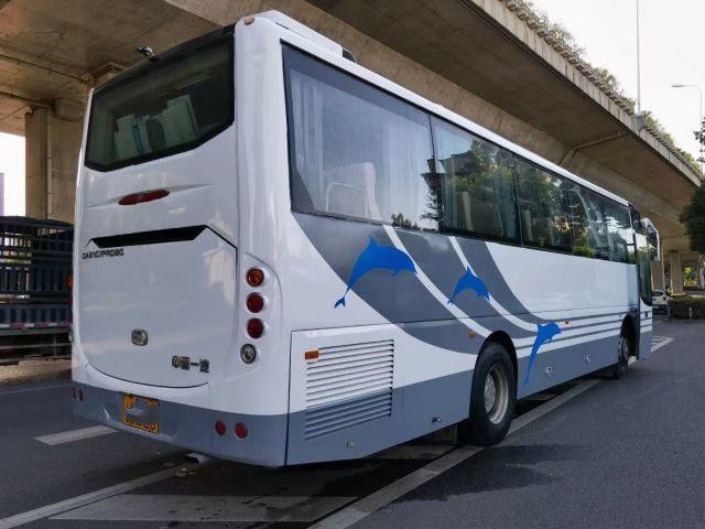 Faw Bus & Coach AC6107 Digunakan Coach Bus 46 Kursi Mesin CA6 162kw Kilometer Rendah Kualitas Tinggi