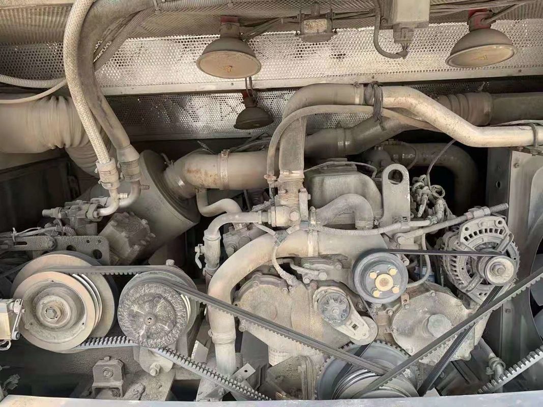 Naga Emas Saat Ini XML6897J13 Bus Pelatih Bekas 39 Kursi Bus Bekas Mesin Diesel Tanpa Kecelakaan Bus LHD