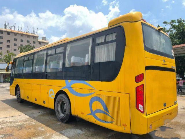 Mesin Belakang Bus Kinglong XMQ6110 Bekas Digunakan Bus Pelatih Pintu Ganda 50 Kursi Chassis Airbag Euro IV