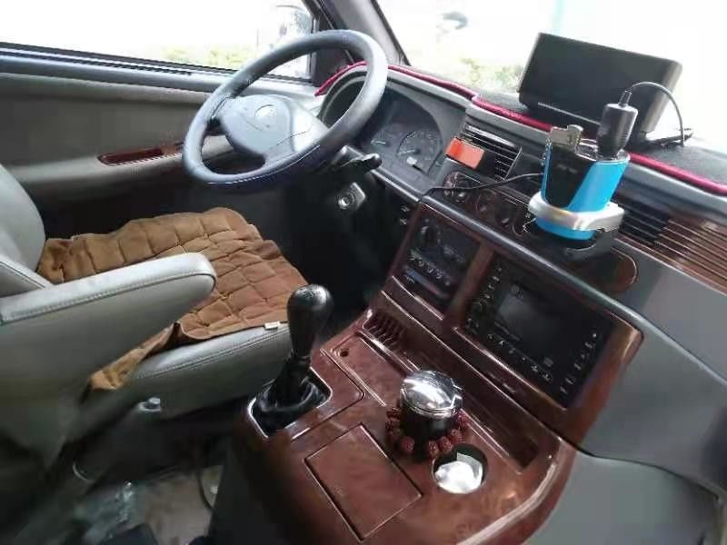 Mini Bus Bekas Merk Benz 15 Kursi Mobil Benz Bekas MB100 Kilometer Rendah