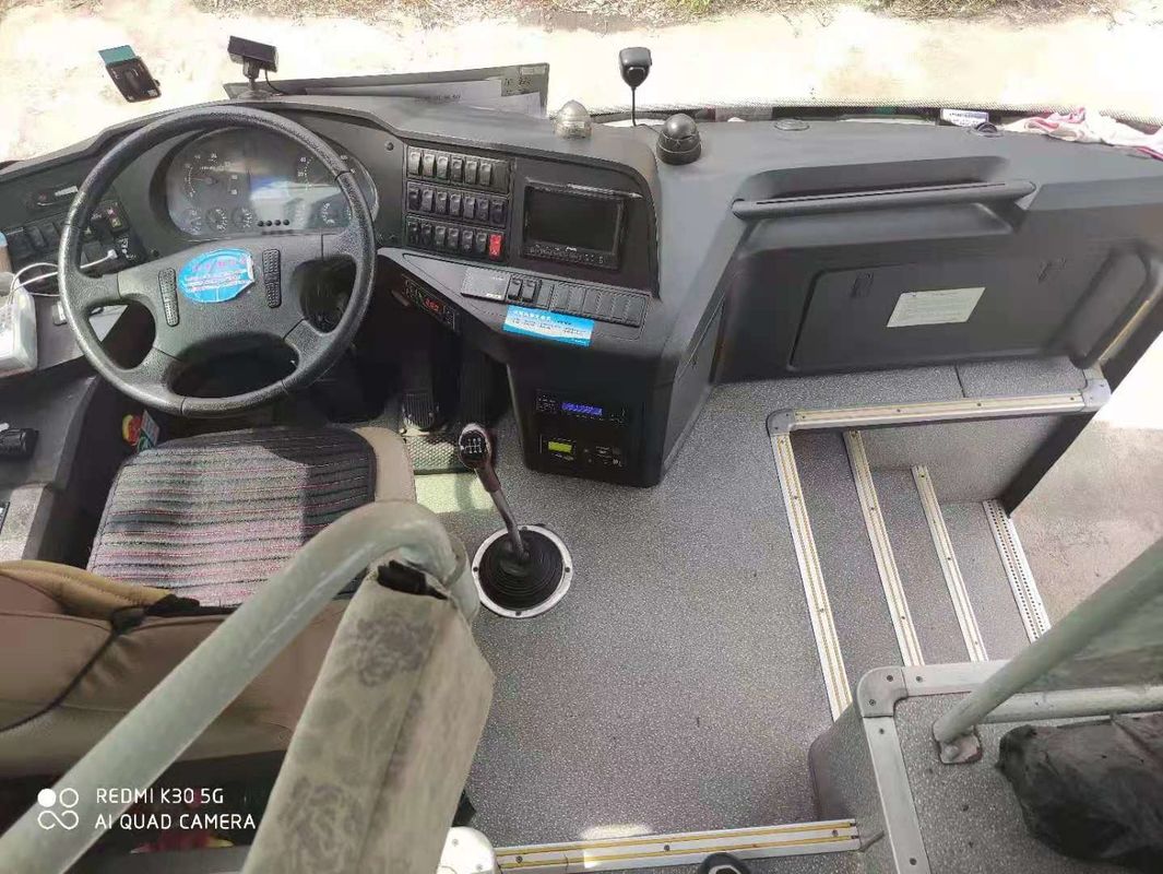Bus Yutong Bekas ZK6107 Bus Penumpang Bekas 41 Kursi Pintu Ganda Bekas Bus Pelatih Baja Chiassis Kilometer Rendah