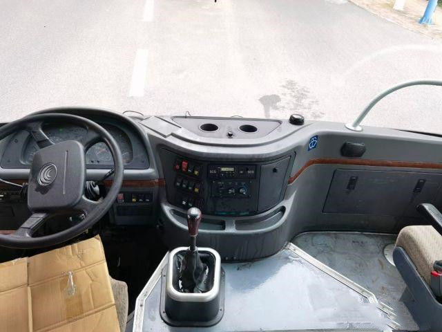 Digunakan Yutong Mini Bus ZK6752D Mesin Depan Yuchai Pelatih Penumpang Baik 30 Kursi 103kw