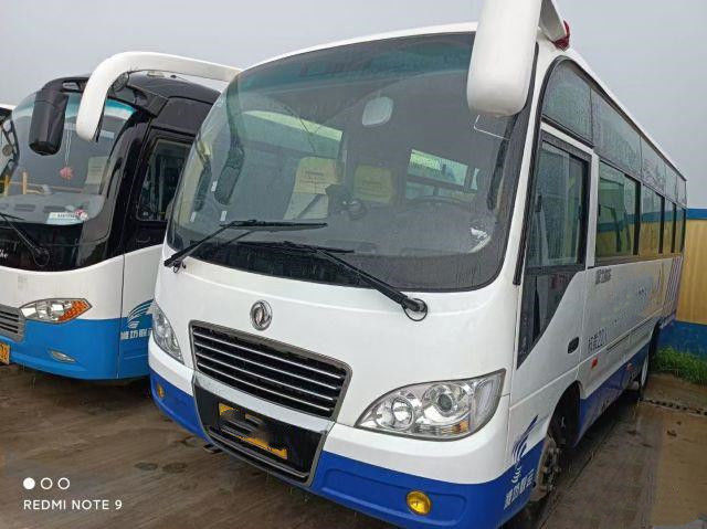 Bus Dongfeng Bekas 22 Kursi Bus Mini Bekas EQ6660 Mesin Weichai 96kw 2020 Tahun Kilometer Rendah Kondisi Baik