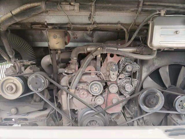 Bus Pelatih Bekas XMQ6110 Merek Kinglong 55 Kursi Mesin Yuchai Pintu Ganda