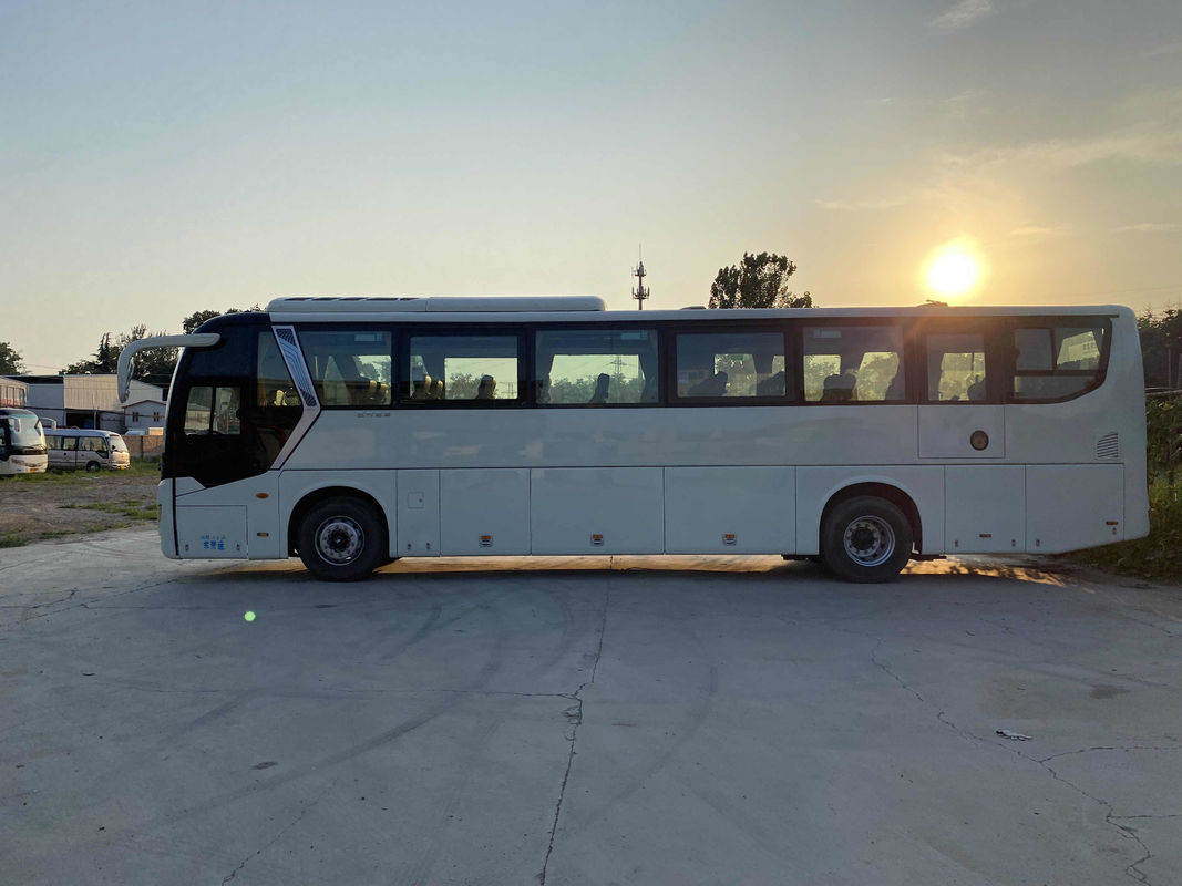 Bus Pelatih Tipe Baru Golden Dragon XML6122 52 Kursi Mewah Pintu Ganda Bus Penumpang Bekas 12meter LHD