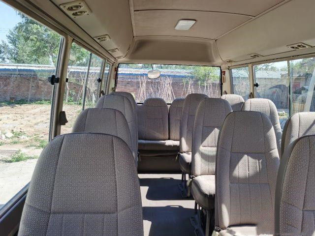 Meja Kursi Mewah Toyota Coaster 17-30 Seater Bekas Bensin LHD 2017 Buatan Jepang