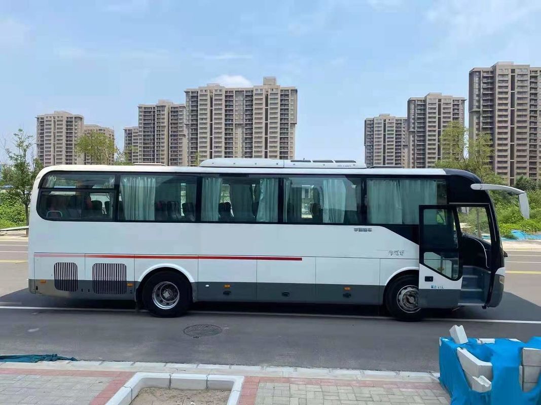 47 Kursi Bekas Yutong ZK6107 Bus Bekas Coach Bus 2009 Tahun 100km/H Kemudi LHD NO Kecelakaan