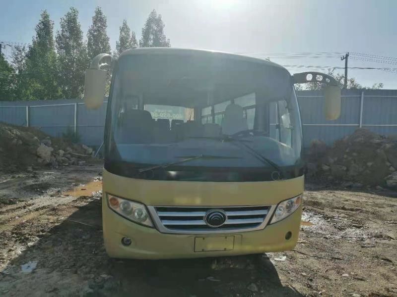 2010 Tahun 19 Kursi ZK6608DM Menggunakan Bus Yutong Dengan Mesin Depan Digunakan Bus Pelatih Untuk Pariwisata