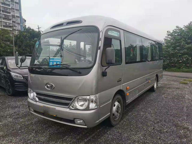11-Seats Coach Bus Max Diesel Tank Engine Dimensi H-yundai Origin Bekas Mini Bus CHM6710 Kondisi Baik