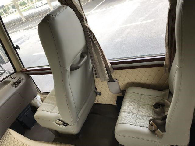 Bus Second Hand Coaster Emas Putih Untuk Stok Mini Bus Negeria LHD Diesel Harga Promo Toyota Coaster