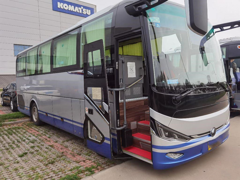 Bus Bekas Yutong ZK6907 Pelatih Mewah Mesin Bensin Bus Listrik China Dengan TV
