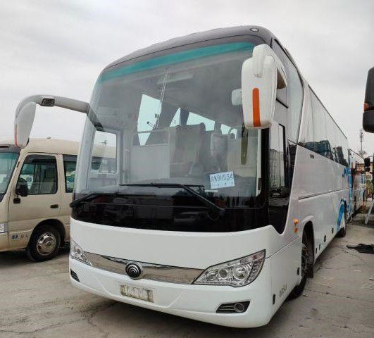 2018 Tahun 54 Kursi Bekas Yutong Bus LHD Steering ZK6122HQ Bus Pelatih Bekas Dengan AC