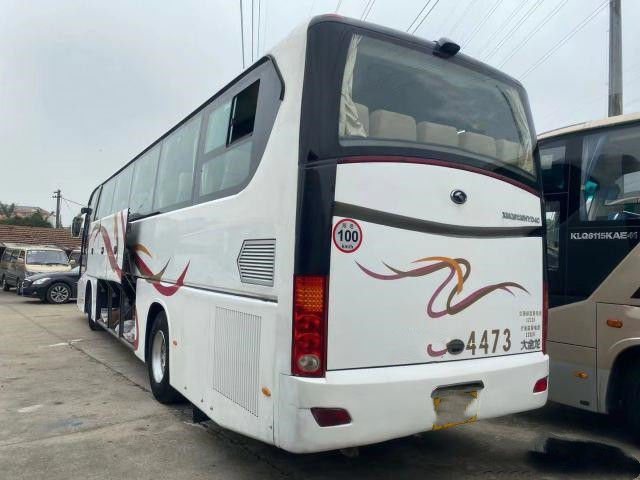 Bus Kinglong Bekas 53 Kursi Pintu Ganda Bus Pelatih Bekas XMQ6129 Kemudi Kiri