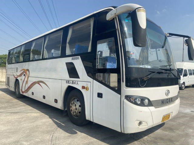 Pintu Ganda Digunakan 47 Kursi Bus Pelatih Lebih Tinggi Digunakan Mesin Yuchai LHD KLQ6115