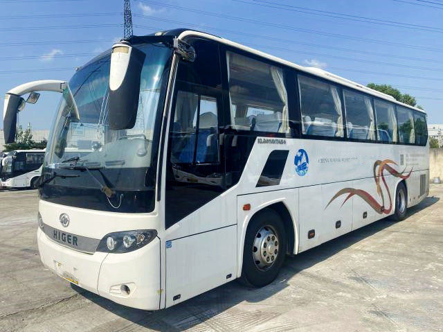 Pintu Ganda Digunakan 47 Kursi Bus Pelatih Lebih Tinggi Digunakan Mesin Yuchai LHD KLQ6115