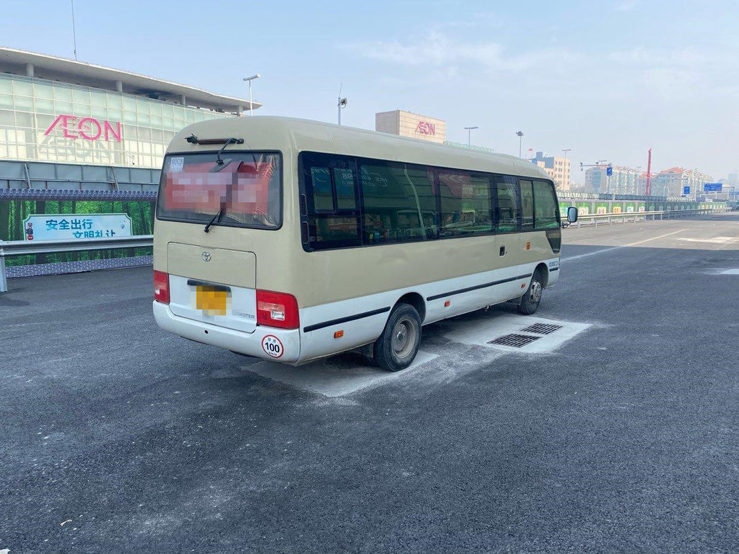 22 Kursi Tahun 2012 Kemudi Tangan Kiri Bekas Toyota Coaster Bus 2TR Mesin Bensin
