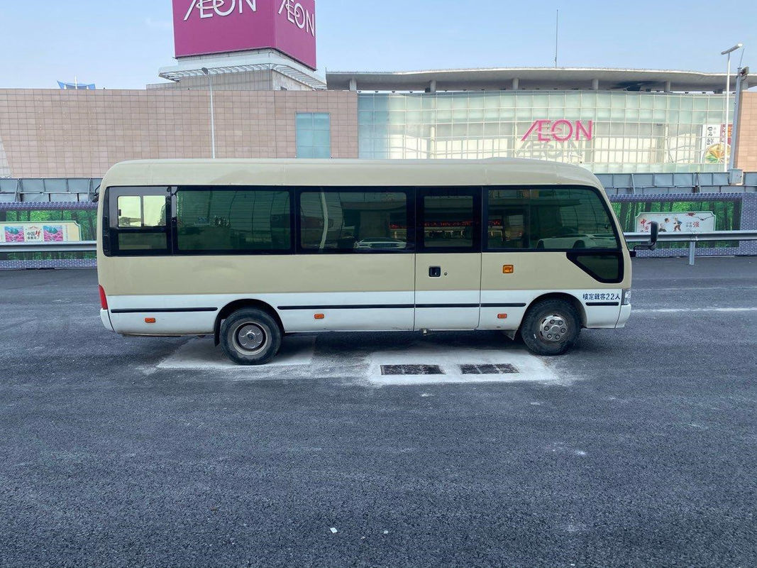 22 Kursi Tahun 2012 Kemudi Tangan Kiri Bekas Toyota Coaster Bus 2TR Mesin Bensin