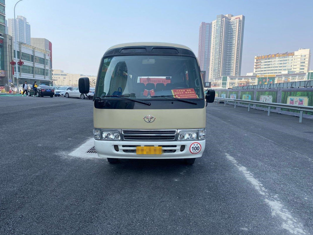 22 Kursi Tahun 2012 Kemudi Tangan Kiri Bekas Toyota Coaster Bus 2TR Mesin Bensin