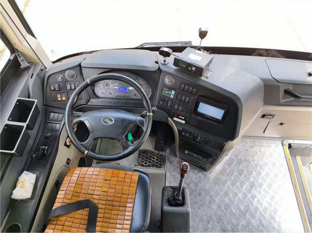Digunakan Kinglong Coach XMQ6125 Mini Coach Bus 51 Kursi Weichai Mesin Belakang Bus Coach Aksesoris Dengan Yutong Lebih Tinggi