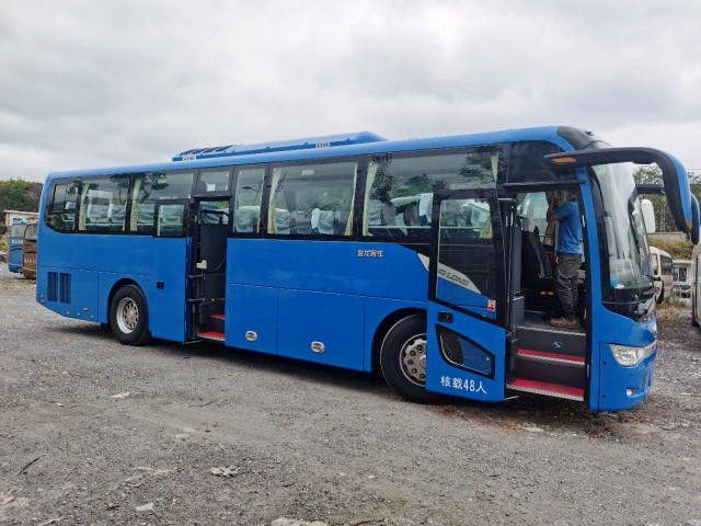 Bus Kinglong Bekas XMQ6110 Hiace Bus Toyota 48 Kursi Dijual Harga Pintu Ganda