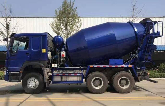 HOWO 8 Meter Kubik Truk Pengaduk Beton 6x4 Merek Baru Sinotruck 371hp 8cbm