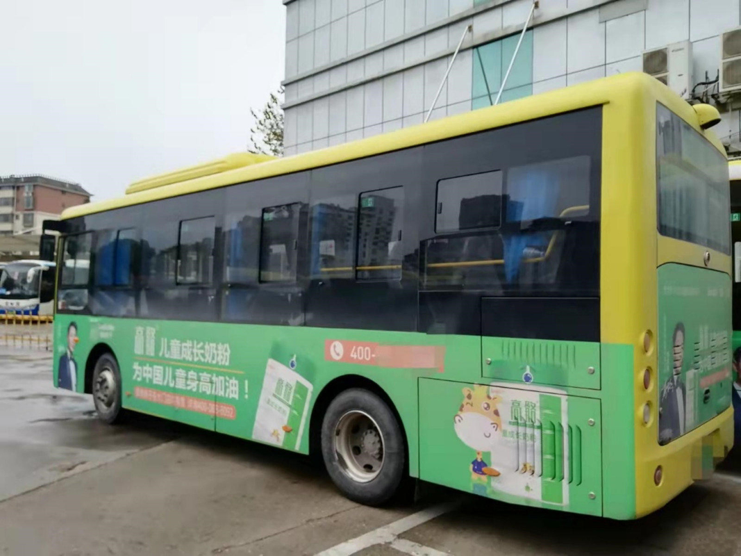Bus Kota Listrik Yutong ZK6815 Ke-Yota Hiace Bus 15 Seaters Bus Energi Alternatif Dan Pelatih  53 Kursi