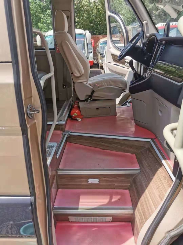 2018 Tahun 14 Kursi Digunakan Bus Yutong Cummins Mesin Depan Model 6601D Bus Yutong