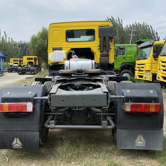 Truk Traktor HOWO 375hp bekas 6 * 4 Kepala Traktor Howo Bekas Dengan Kondisi Baik