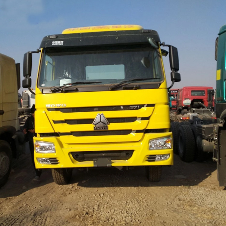 Sinotruk Digunakan Tractor Head Trailer Truk Traktor Howo 6 * 4 Harga Kepala Traktor
