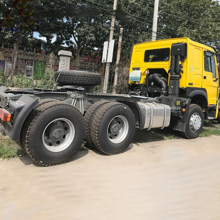 Sinotruk Digunakan Tractor Head Trailer Truk Traktor Howo 6 * 4 Harga Kepala Traktor