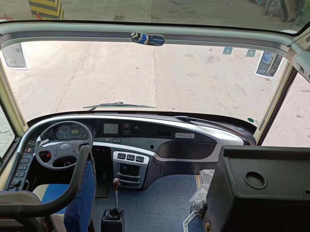Bus Pelatih Bekas Merek Kinglong 51 Kursi LHD Mesin Belakang EURO III
