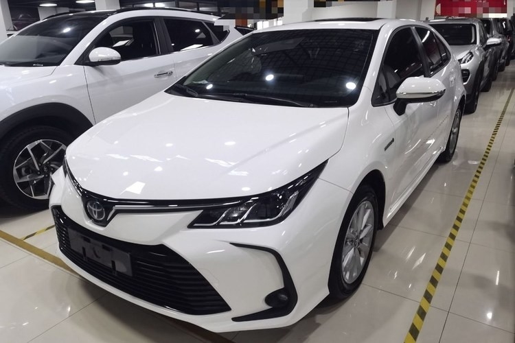 Kendaraan Elektik Mobil Corolla Bekas Dengan Corolla 2021 1.2T S-CVT Pioneer 5 Kursi Warna Putih