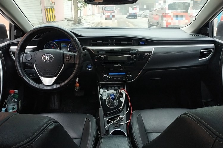 Mobil Corolla Bekas Mobil Listrik Kecepatan Tinggi Dengan Corolla 2021 1.2T S-CVT Pioneer 5 Kursi Warna Putih 4 Pintu Mobil Sedan