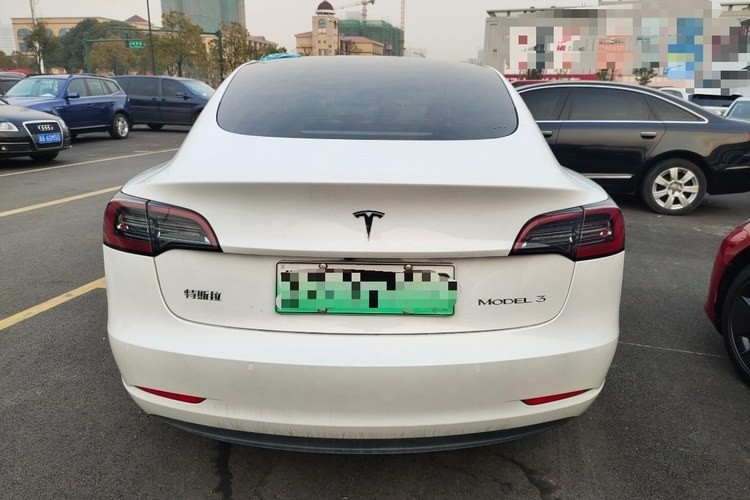 Energi Baru Mobil Kendaraan Listrik Sedan 4 Roda Kecepatan Tinggi 5 Kursi 4 Pintu