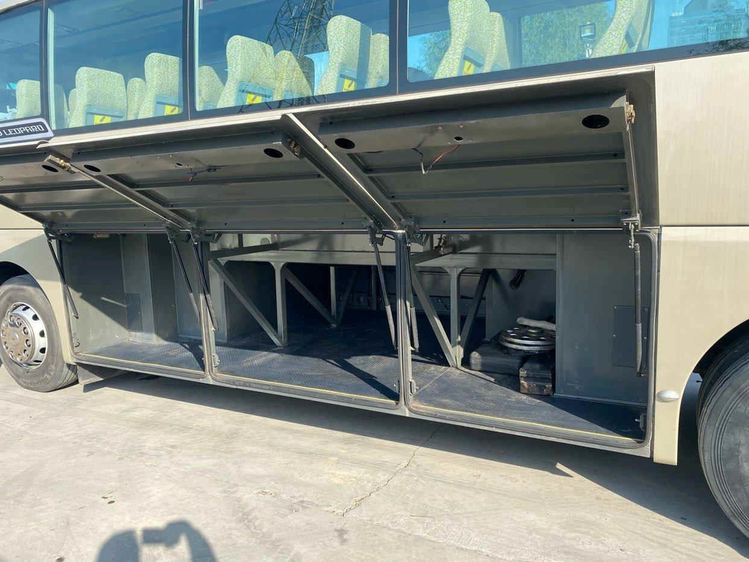 Golden Dragon Bus Coach XML6113 Vip Luxury Bus 49 Kursi Penutup Kursi Bus Penumpang