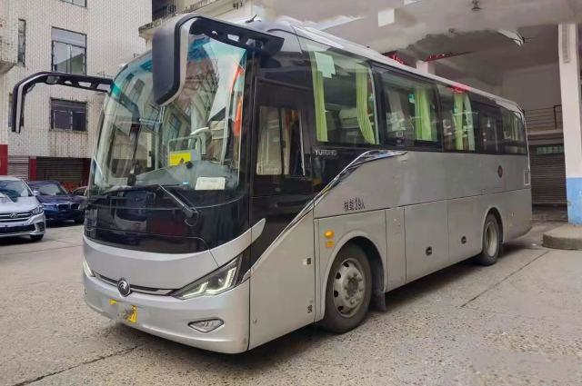 Bus Bekas Yutong ZK6907 Bus Pelatih Mewah 2021 39 Kursi Harga Bus Yutong Sasis Airbag Diesel