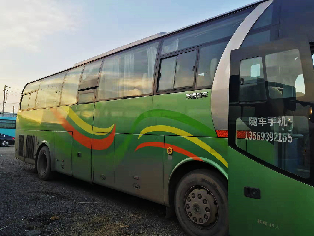 Yutong Coach ZK6110 Bus Penumpang 49 Kursi 2+2 Tata letak menggunakan bus penumpang Dua Pintu