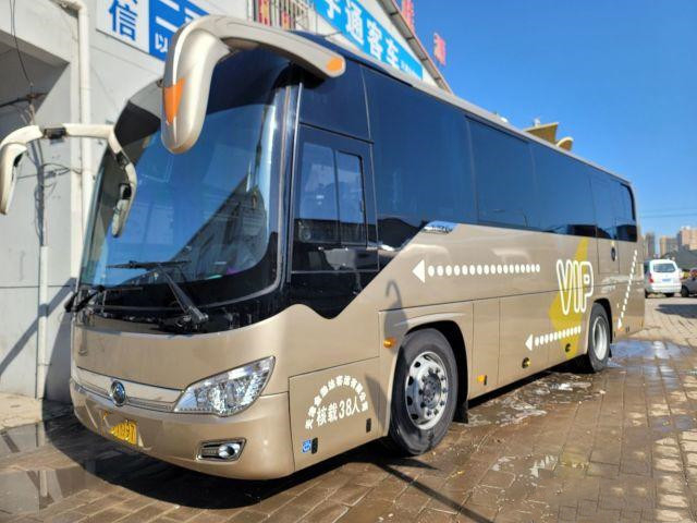 Bus Youtong Zk6908 Konter Penumpang Bus 38 Kursi Pelatih Bus Wisata Mesin Yuchai 270kw