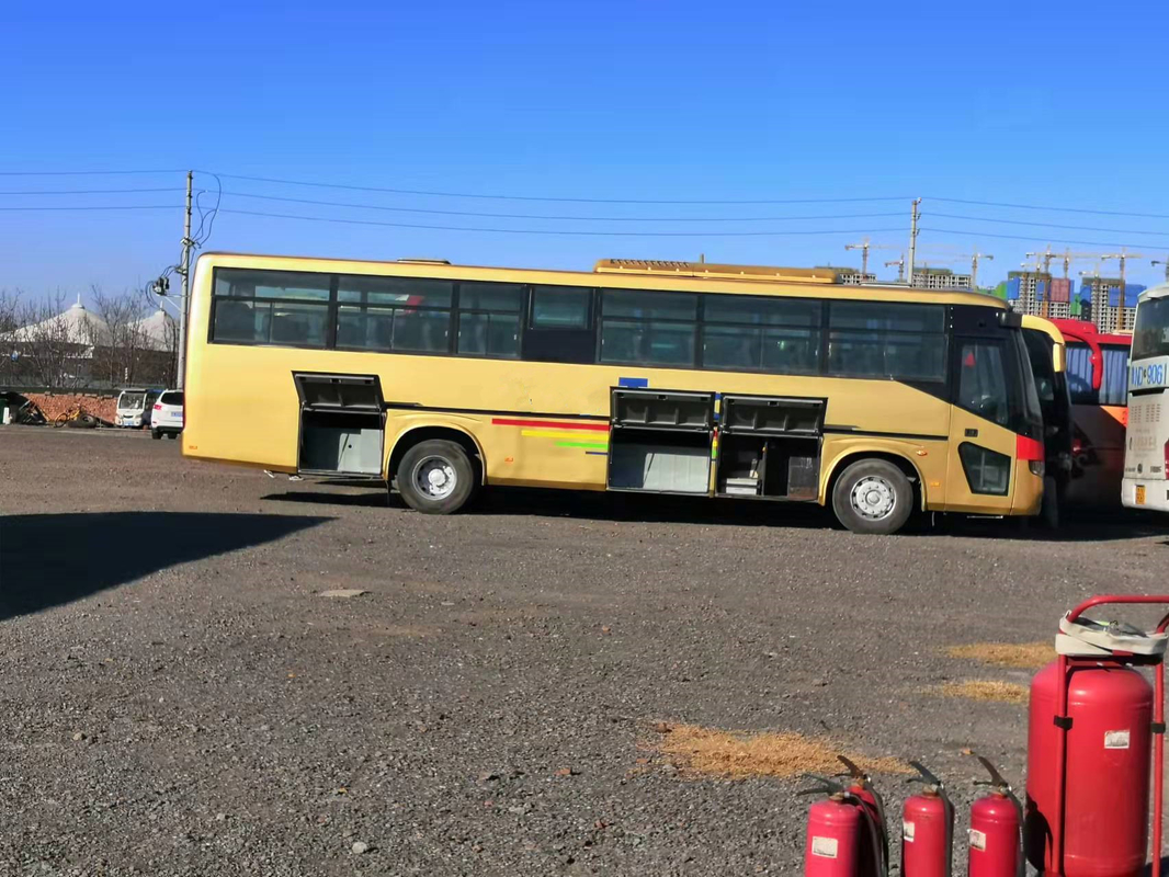 Yutong Bus 53 Seaters Digunakan ZK6116D Bus Second Hand Coach Bus Diesel Front Engine