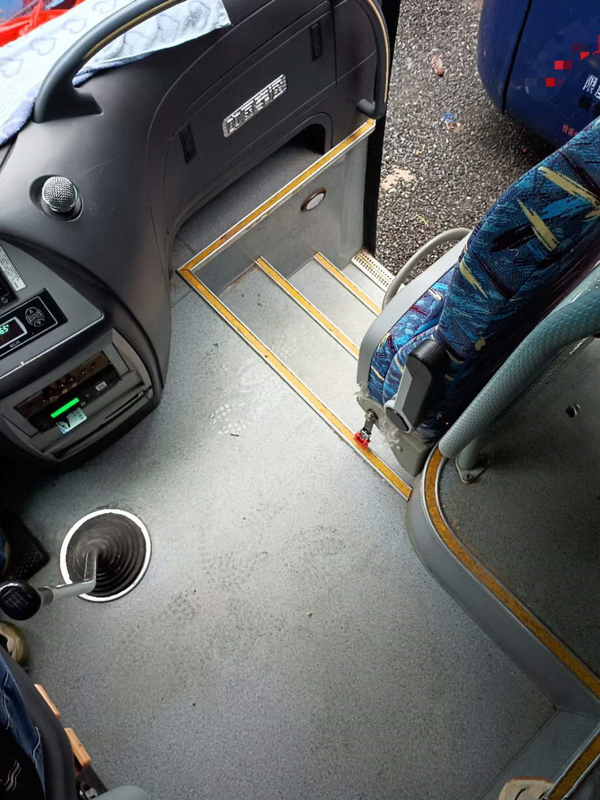 Kendaraan Angkutan Umum Bekas Bus Wisata LHD Diesel Bekas Bus Bus Antar Kota Penumpang Bekas