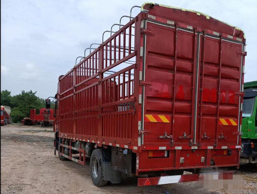 Pelat Kolom 10 Ton 26 Kaki Truk Kargo Bekas Untuk Bisnis Transportasi Dalam Kondisi Baik