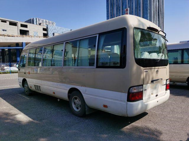 Bus Bekas Toyota Coaster Dengan Peralatan Lengkap 20 Kursi Bekas Mini Bus Pada Tahun 2012 Jendela Geser Bus Bensin Munual